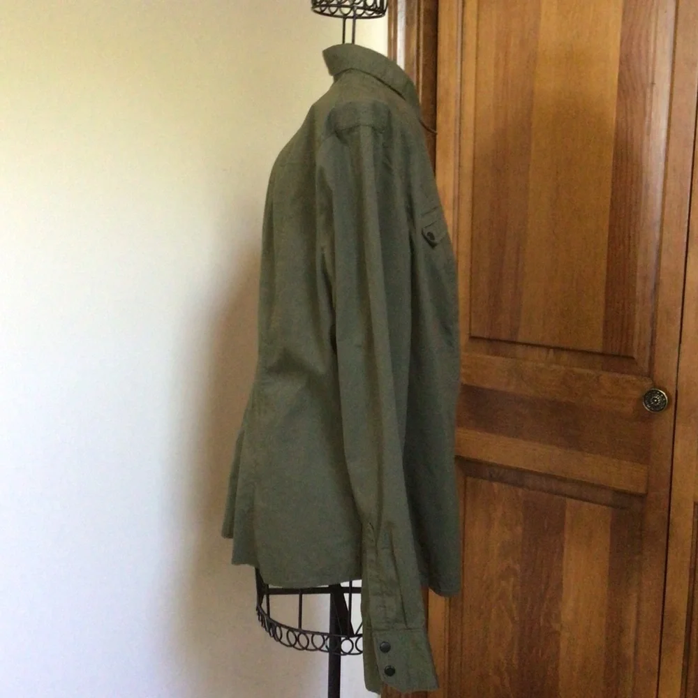 Worthington stretch easy snap army olive blouse, Size Large - Picture 5 of 10